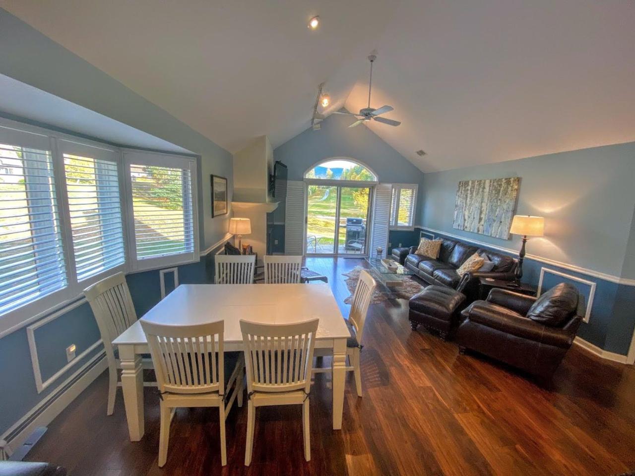 G3 Classy Bretton townhome with AC fast wifi great mountain views right on the golf course - photo 5
