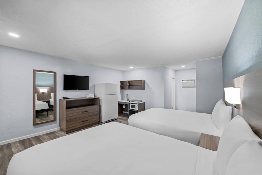 Suburban Studios Newport News Hampton - photo 24