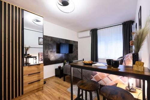 Blackwood Haven: Modern Escape — 4-Star Luxury Hotel in Zagreb, Croatia