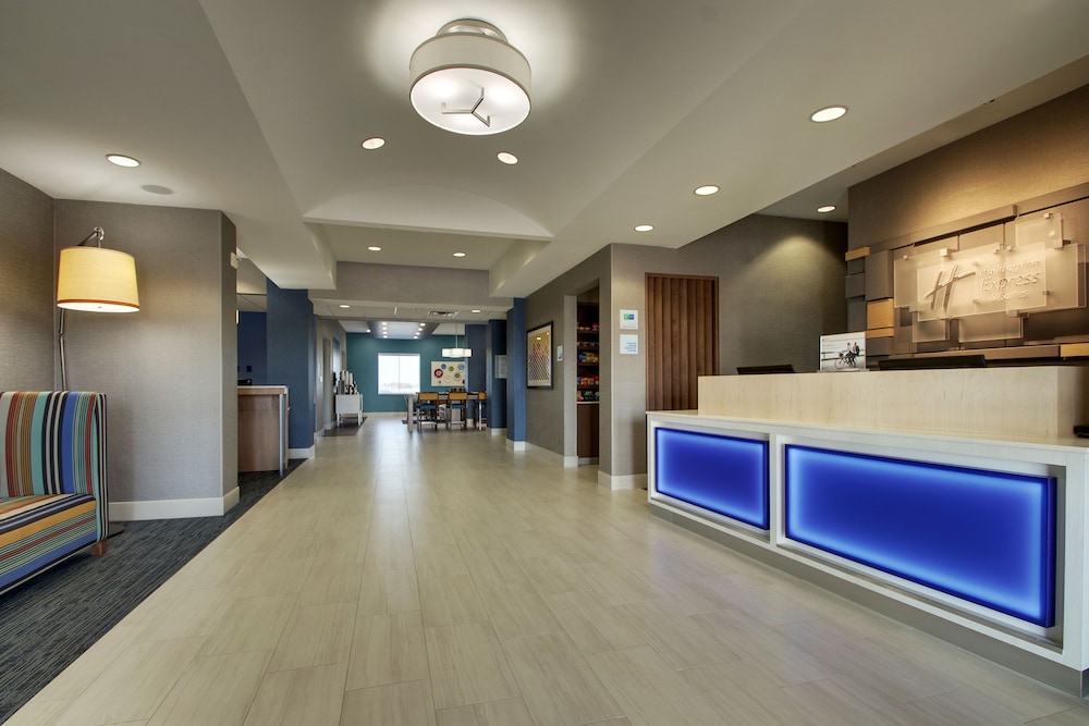 Holiday Inn Express Hotel & Suites Vernon College Area by IHG - photo 57