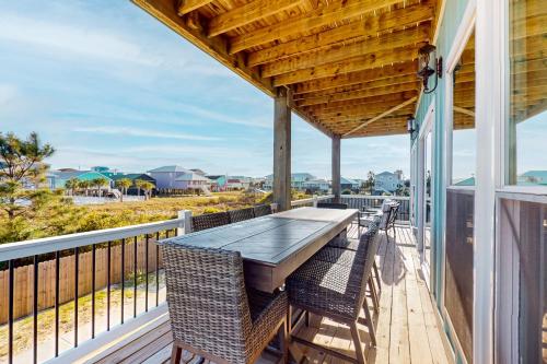 Sandy Pines - last minute hotel in Gulf Shores