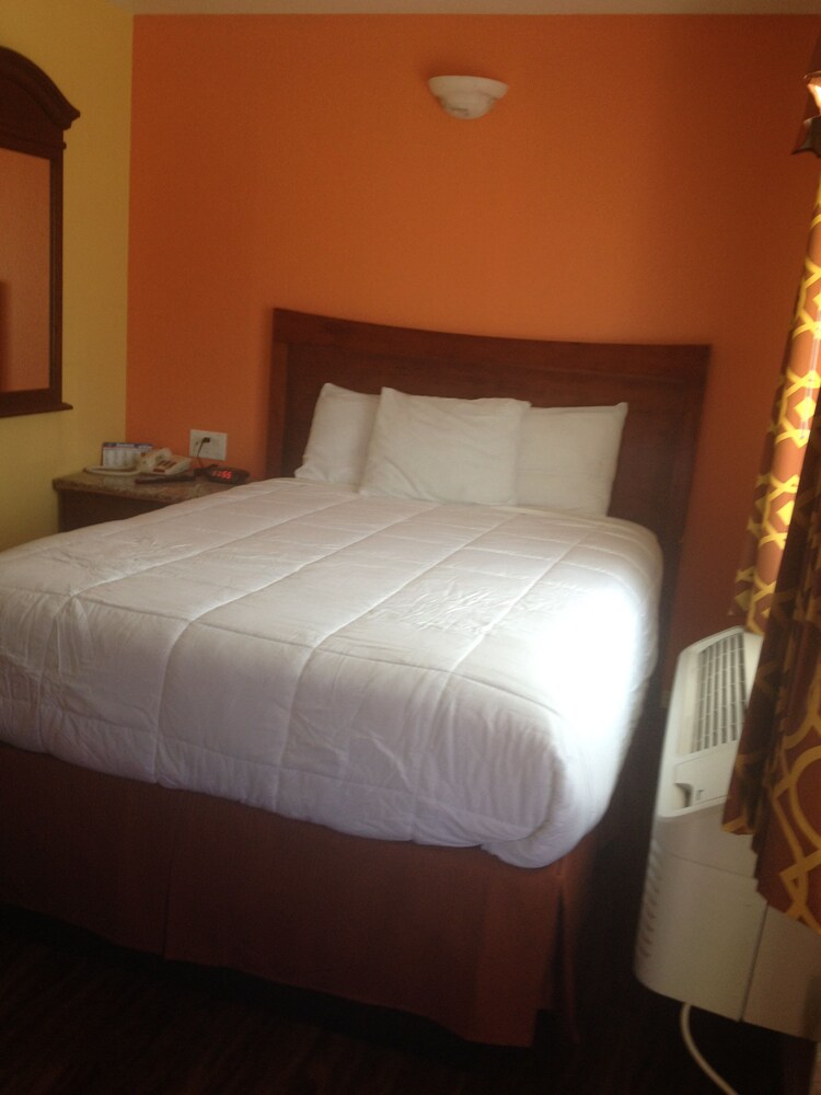 Coast Inn - photo 2