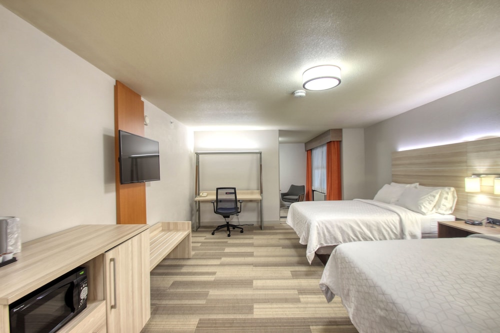 Holiday Inn Express Hotel & Suites Milwaukee Airport by IHG - photo 17