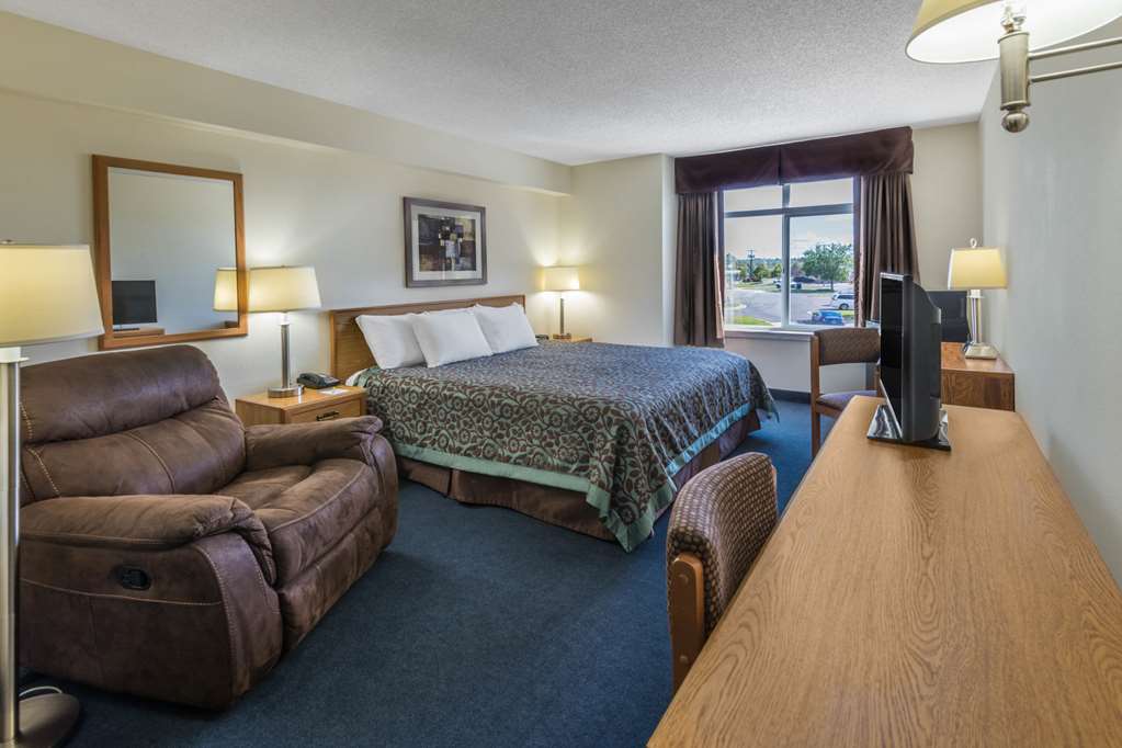 Days Inn by Wyndham Great Falls - photo 10