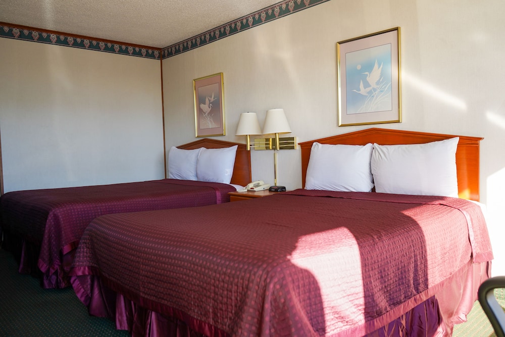 Sunset Inn Clarksville - photo 9