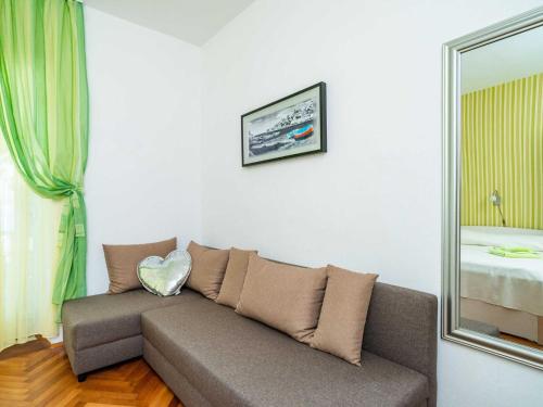 Apartments Nikolina LU Two Bedroom Apartment with Terrace — 4-Star Luxury Hotel in Lumbarda, Croatia