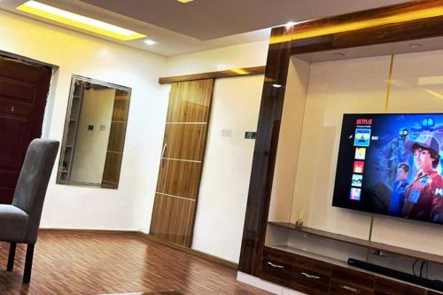 Vim 2 BR Apt With Fast Unlimited Internet & 24HRS Power — 4-Star Luxury Hotel in Lagos, Nigeria