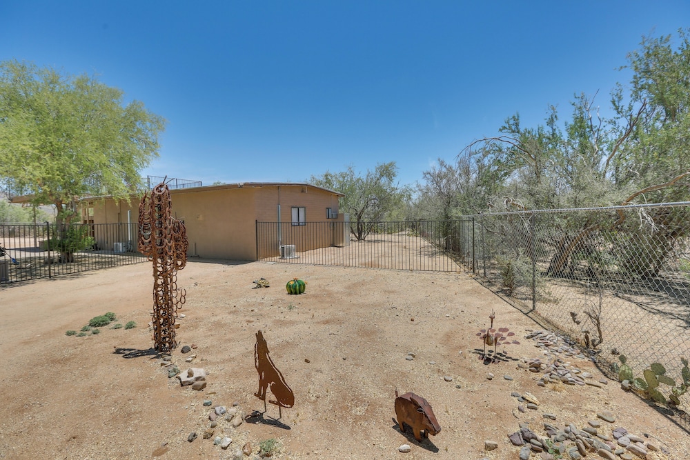 Oro Valley Retreat w Pool Spa & Rooftop Views - photo 30