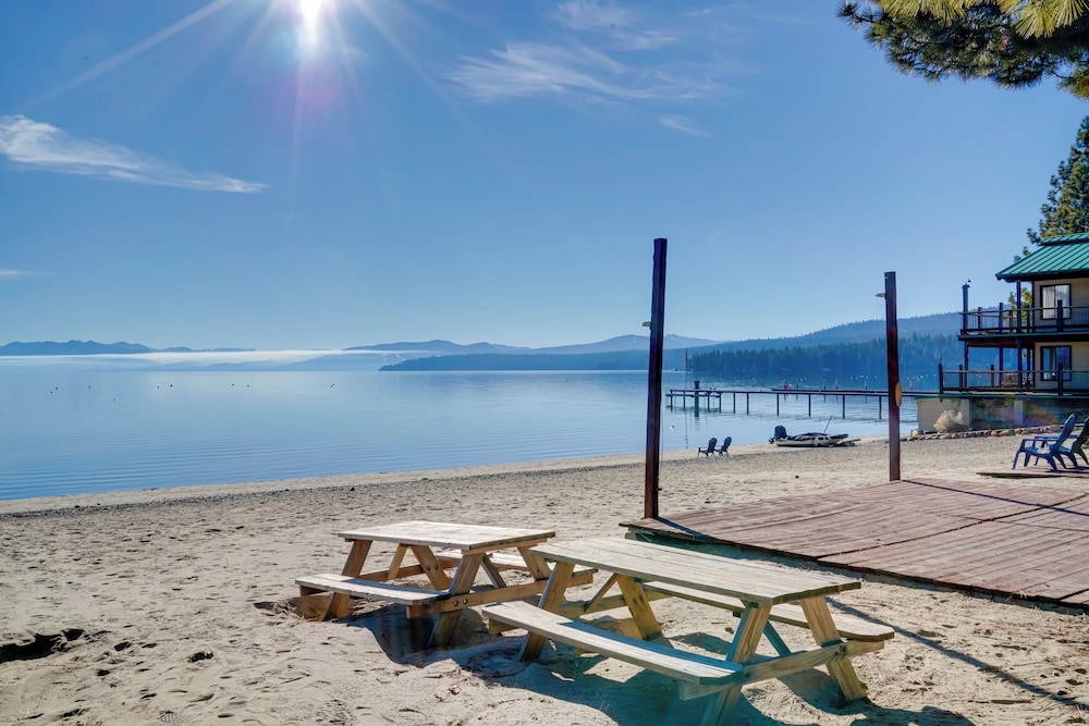 Spa & Beach Access: Resort Condo in Tahoe Vista in Tahoe Vista, United States