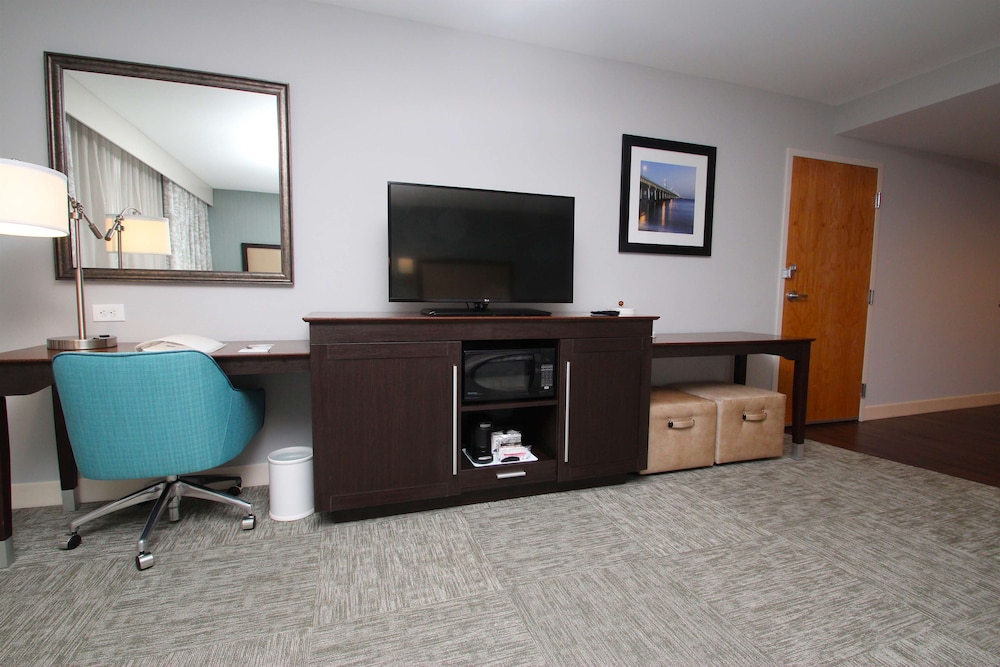 Hampton Inn Suffolk - photo 25