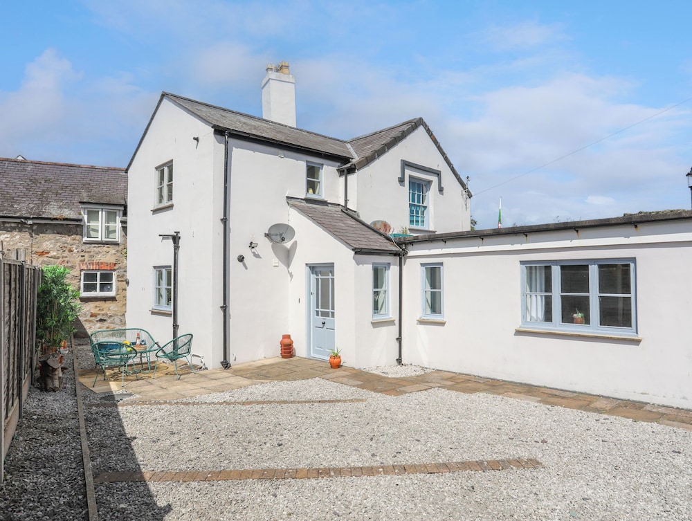 1 Tyn Y Gongl Cottage — 4-Star Luxury Hotel in Beaumaris, United Kingdom