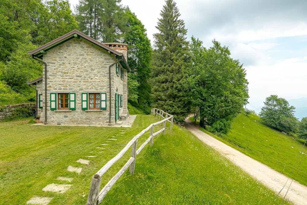 Il Larice by Wonderful Italy in Bellagio, Italy