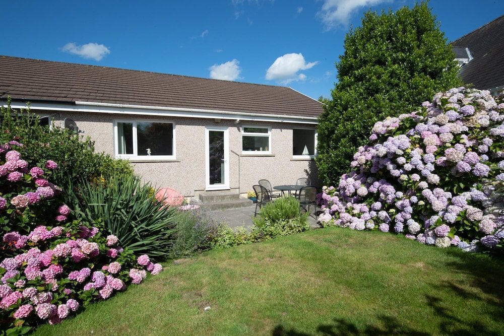 Ballyroan Peaceful Dog Friendly Cottage — 4-Star Luxury Hotel in Tenby, United Kingdom