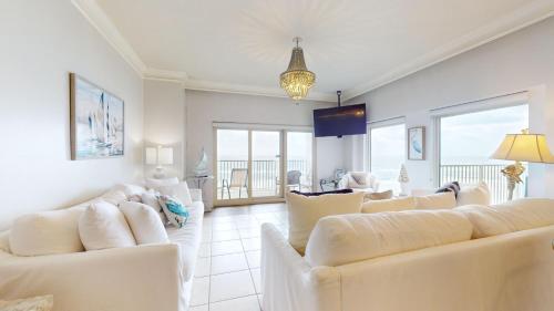 Beach Manor 0712 - featured photo