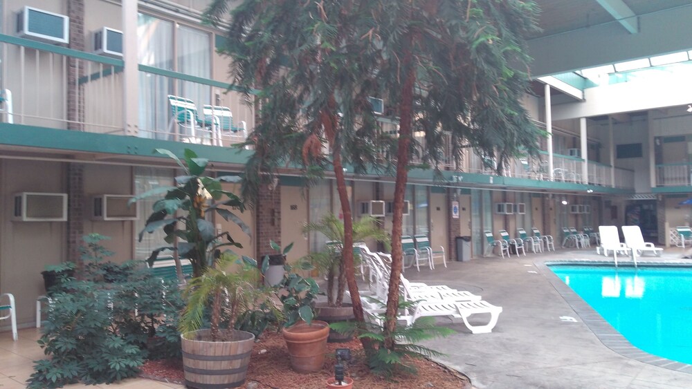 FairBridge Inn & Suites Poconos - photo 17