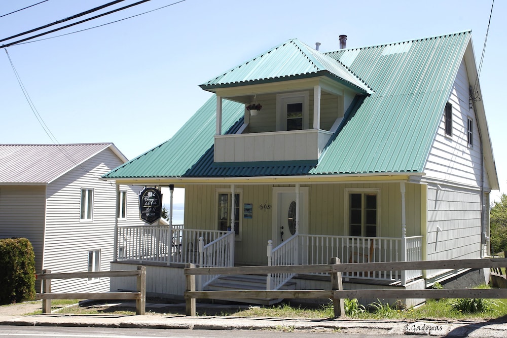 À La Chaumière De La Côte in La Malbaie, Canada