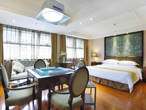 Vienna Hotel Changsha Gaoxin Lugu Park — 4-Star Luxury Hotel in Changsha, People's Republic of China