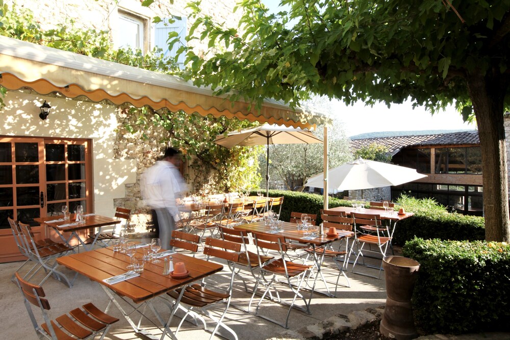 Hotel Les Mejeonnes in Montelimar, France