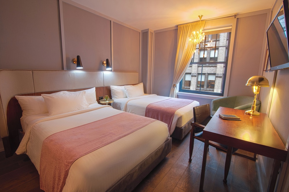 The Evelyn Hotel - photo 15