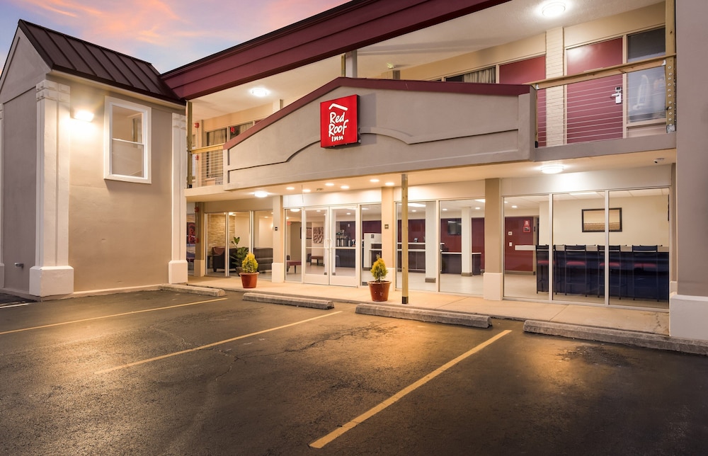 Red Roof Inn Dayton Moraine U of Dayton - photo 40