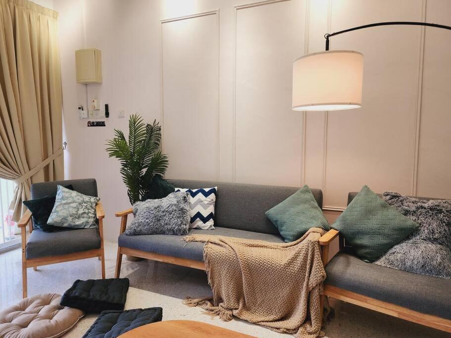New Petaling Jaya Landed Corner Home 4 BedRooms for up to 17 pax Kelana Jaya BBQ Paradigm Mall LDP — 4-Star Luxury Hotel in Petaling Jaya, Malaysia