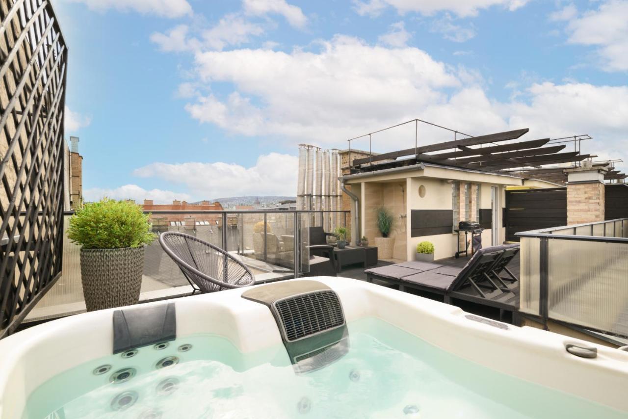Triplex Rooftop with Parlament View & Jacuzzi - last minute hotel in Budapest