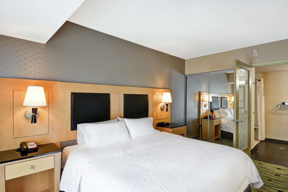 Hampton Inn & Suites Raleigh Crabtree Valley - photo 14