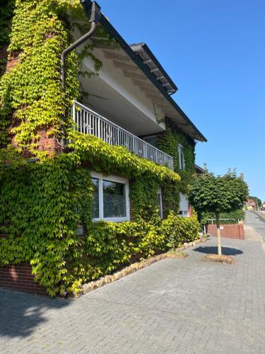 An Der Alten Muhle 1 Große Fewo 110 Qm Zentral Gelegen Zwei Schlafzimmer Sudbalkon Gartenterrasse & Wallbox — 4-Star Luxury Hotel in Bad Bentheim, Germany