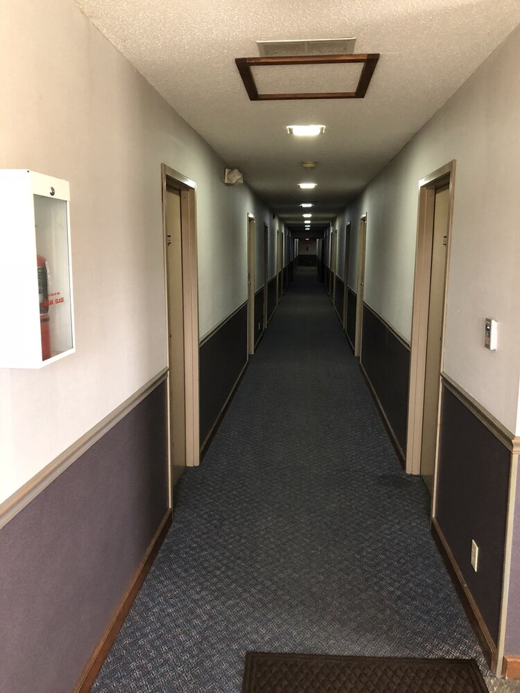 Denison Inn & Suites - photo 47