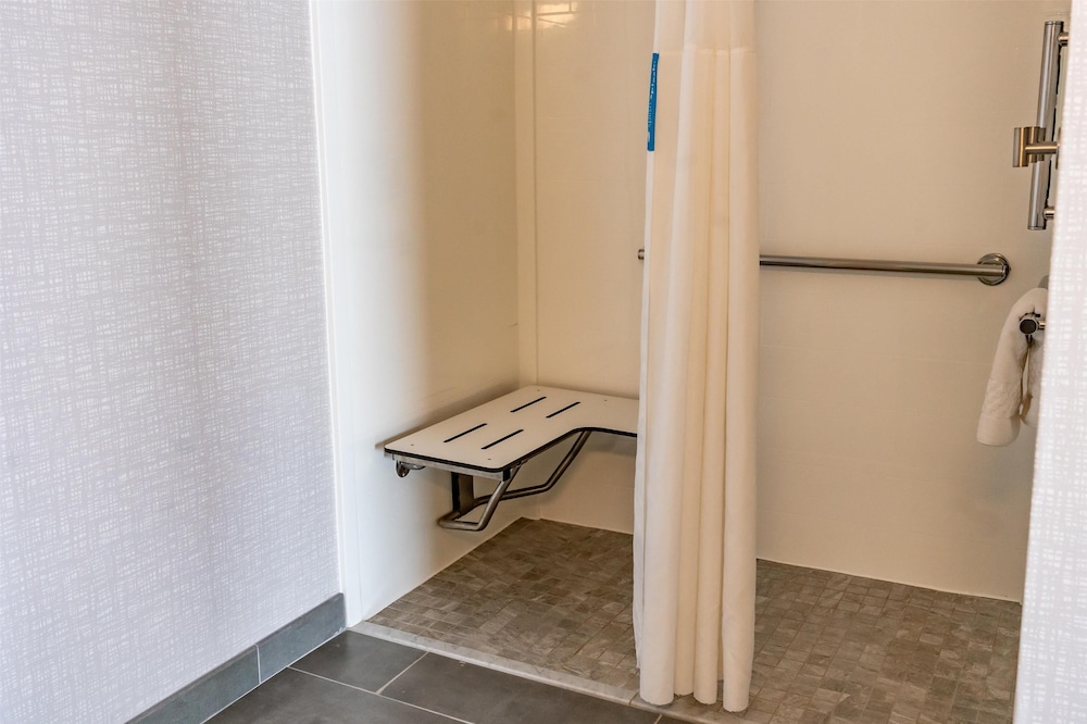 Hampton Inn & Suites Leesburg - photo 22
