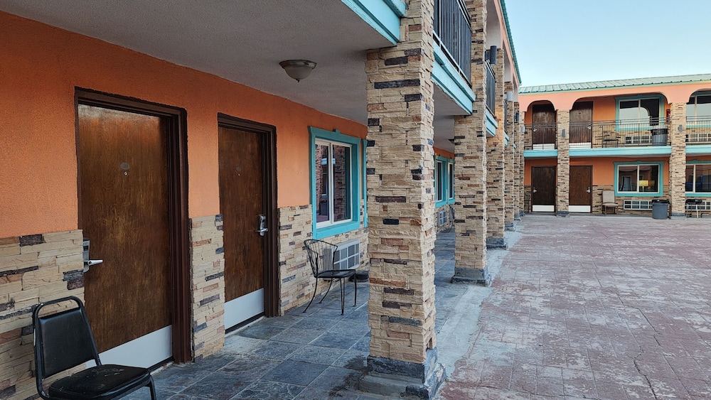 B&J Hotel and Apartment - photo 50