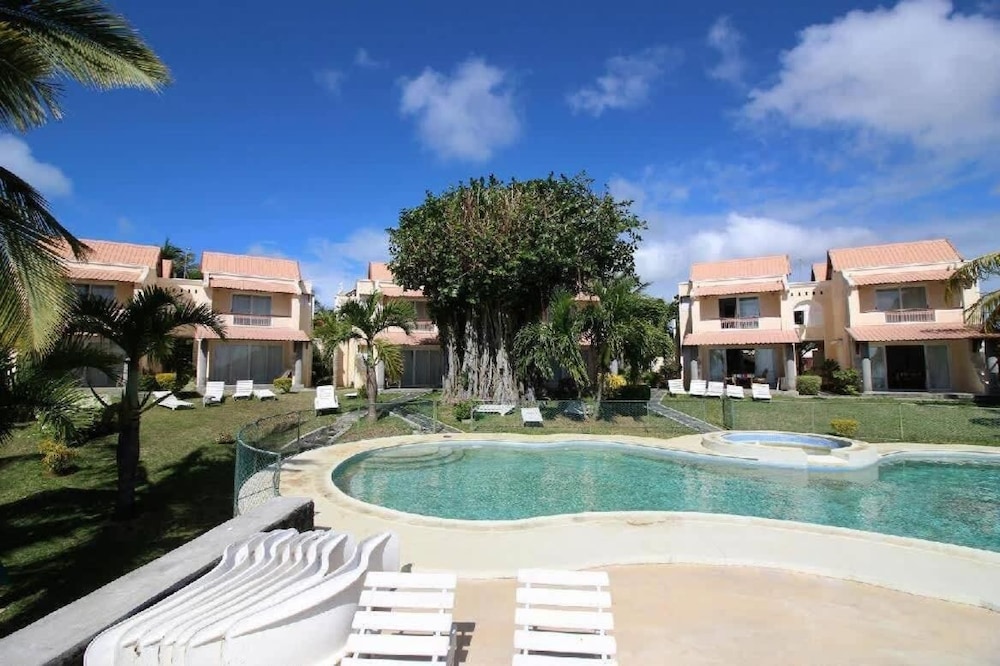 Résidence les Banians — 4-Star Luxury Hotel in Grand Gaube, Mauritius
