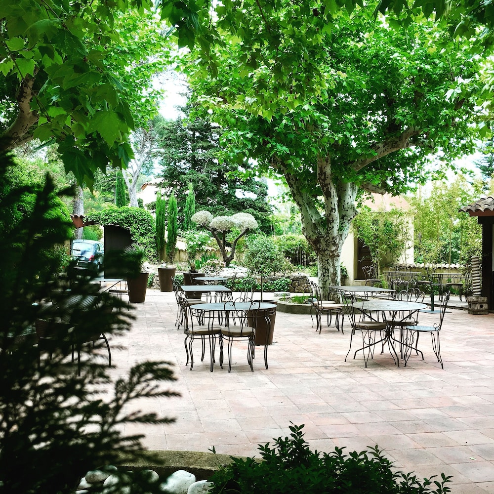 Hôtel Victor — hotel in Cabries