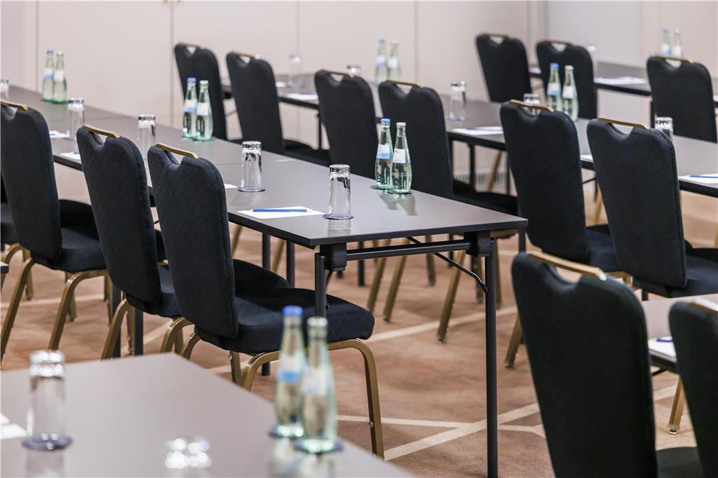 Plaza Suite classroom details