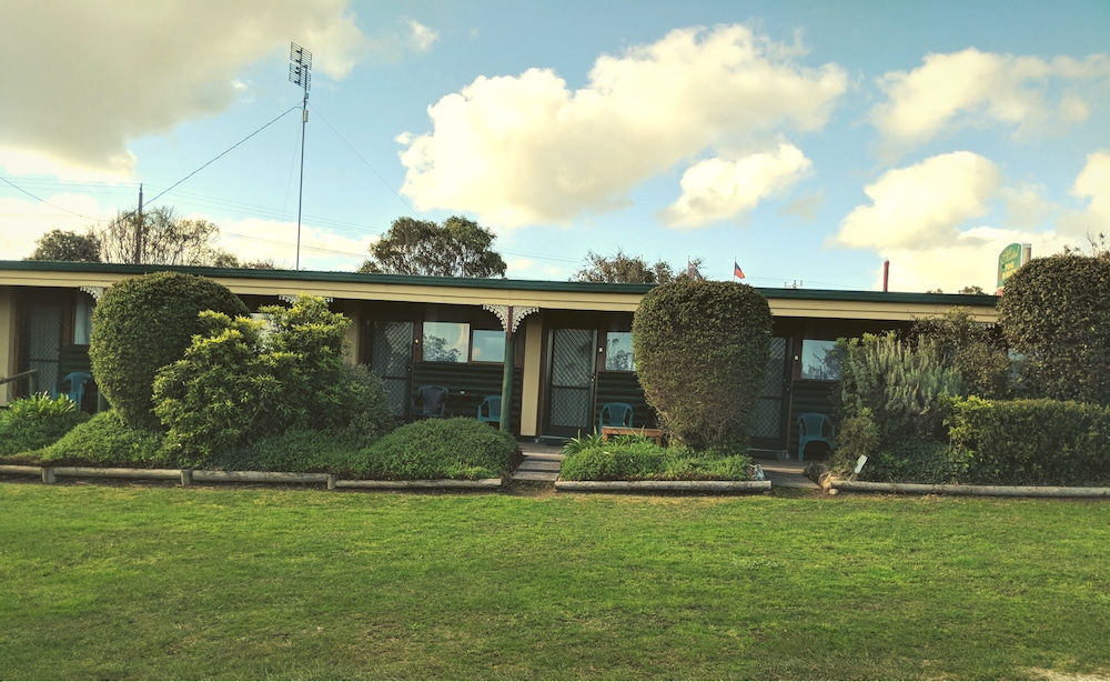 Pinehaven Motel in Mount Gambier, Australia