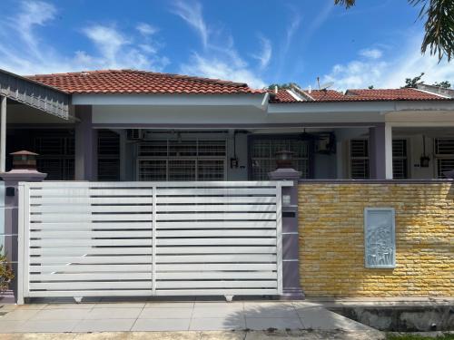 Padang Temu Near TOWN Homestay 9pax @ ExcluSuites Malacca — 5-Star Luxury Hotel in Malacca, Malaysia