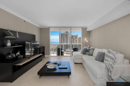 Amazing View Beachfront Resort Luxury Amenities — Hallandale Beach