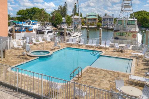 305 Madeira Bay Resort - photo 41