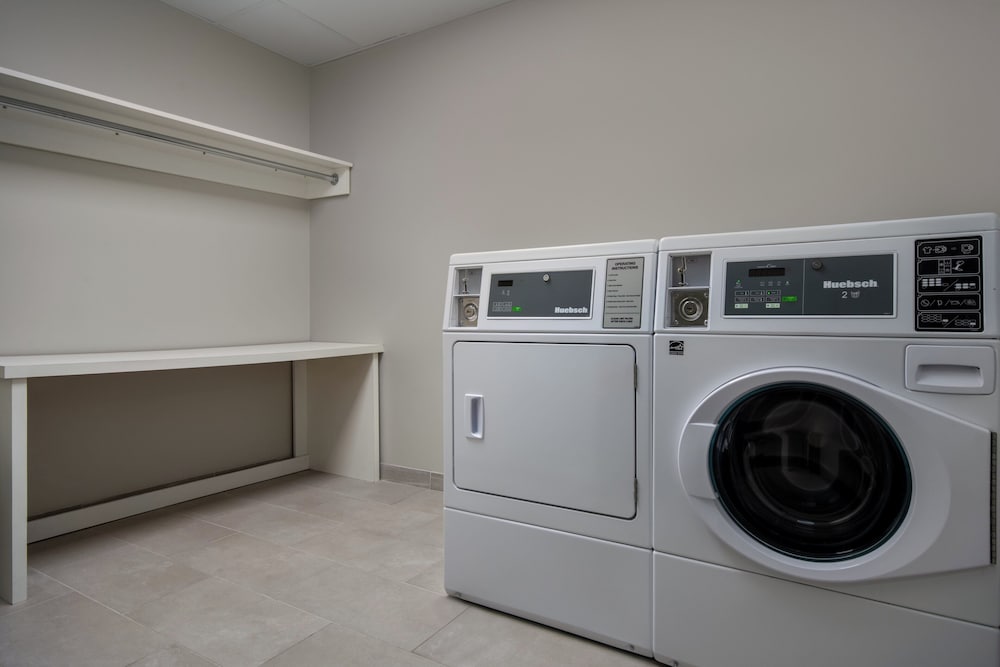 Holiday Inn Express & Suites Muskegon Grand Haven an IHG Hotel - photo 36