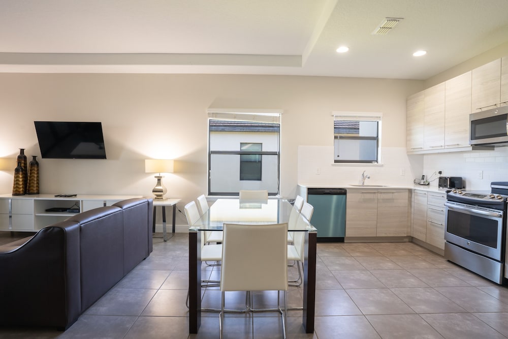 Balmoral Resort 169cc 3 Bedroom Home by RedAwning - photo 10