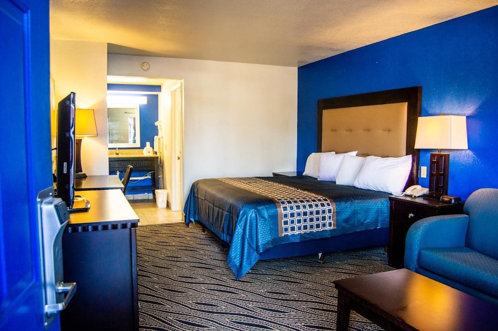 Blue Jay Inn and Suites - photo 24