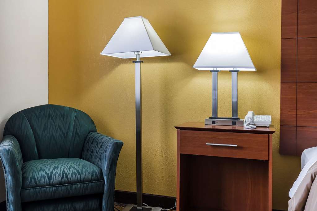 Quality Inn Sycamore DeKalb - photo 17