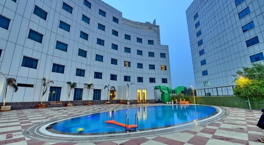 Misaki Hotel - last minute hotel in Gurgaon