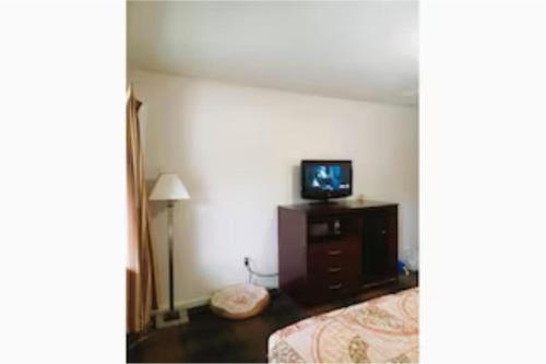Travelers Inn by OYO Beaver Hwy 19 - photo 17