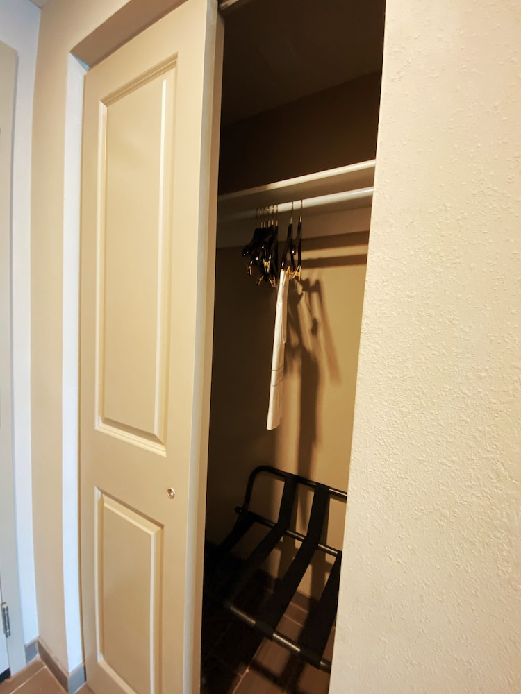 Hilton Garden Inn Bristol - photo 27