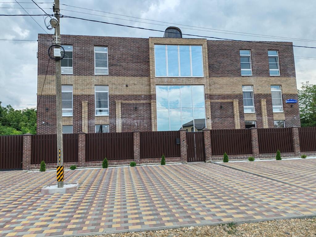 Paradise Harbor - carbon neutral hotel in Krasnodar