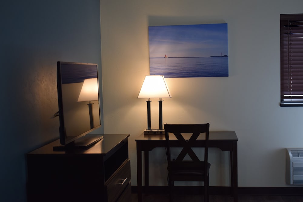 Menominee River Extended Stay Hotel - photo 9