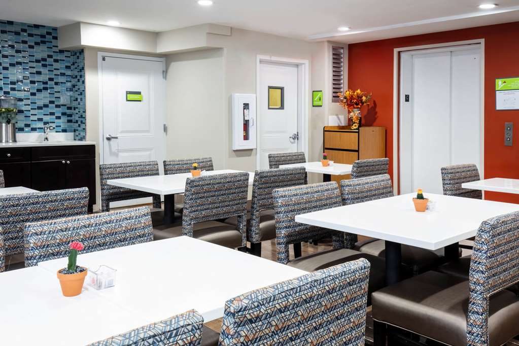 La Quinta Inn and Suites Long Island City - photo 24