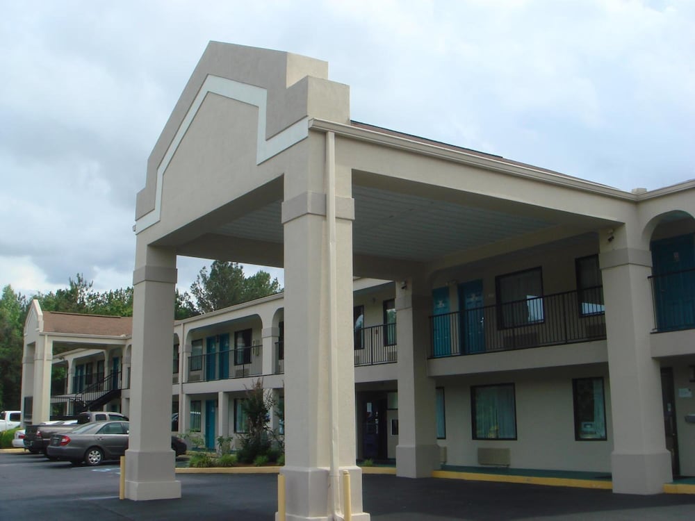 Key West Inn Roanoke - photo 21