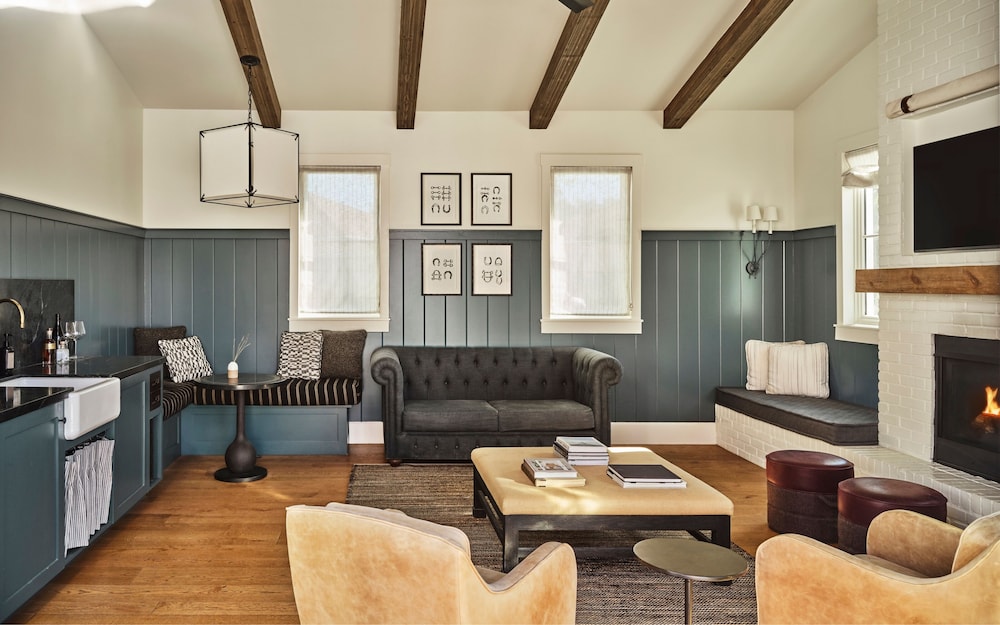 The Inn at Mattei's Tavern Auberge Collection - photo 37